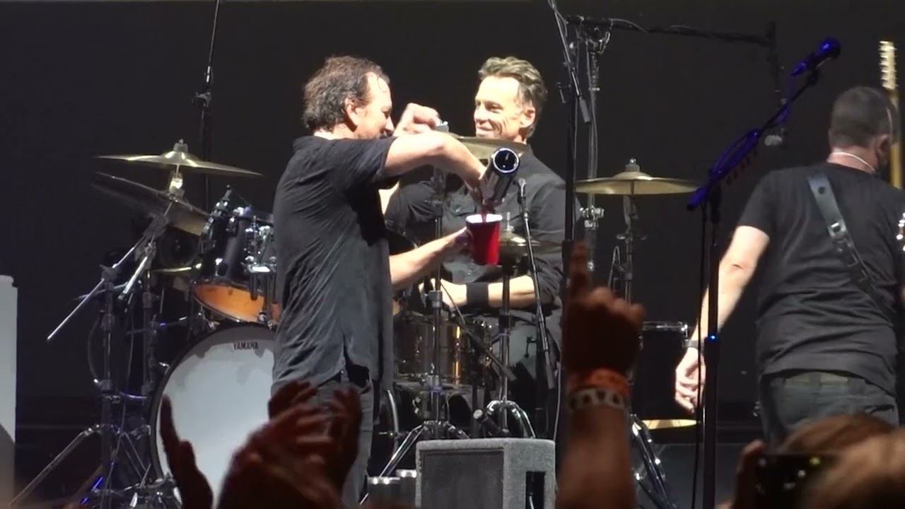 PEARL JAM  :  