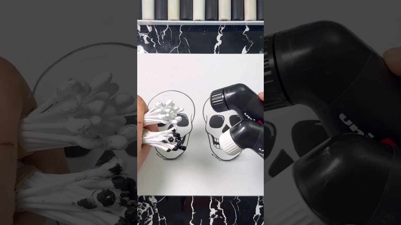 Ватные палочки против маркеров Mop&rsquo;r Paint! 💀 Какой череп выглядит лучше? 👀🎨 #хеллоуин