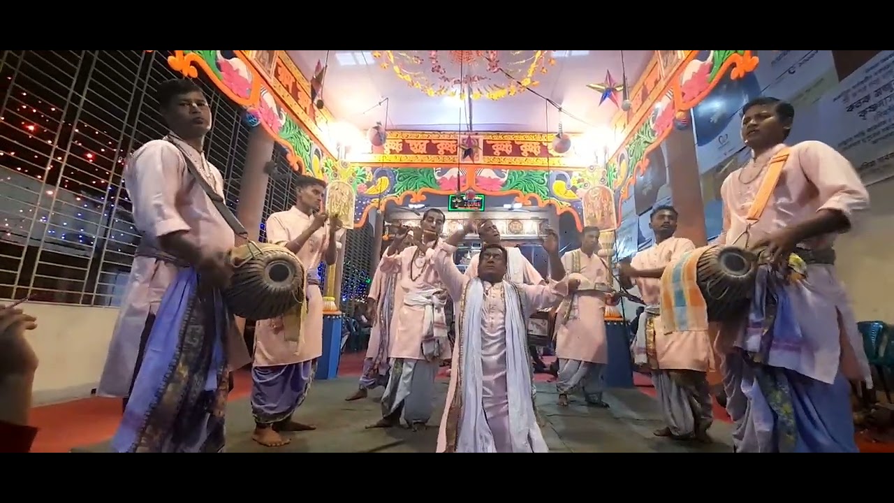 শ্রী শ্রী অদৈত সম্প্রদায় ভোলা নাম কীর্তন শ্রবণ করেন অঙ্গন ঢাকা মতিঝিল এ জিবি কলোনি   
