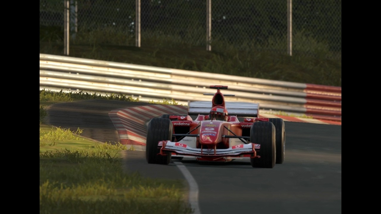 Gritty Nürburgring lap in an angry Ferrari