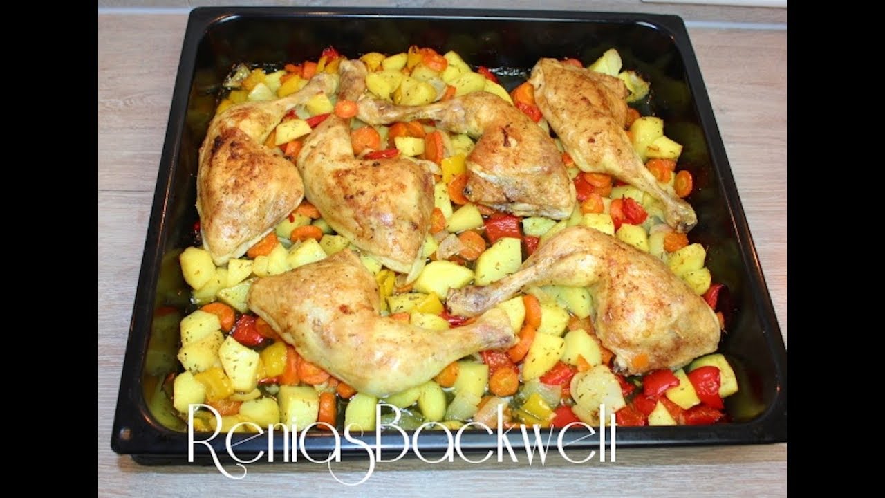 Hähnchenschenkel auf Gemüse aus dem Backofen | Einfach & Lecker