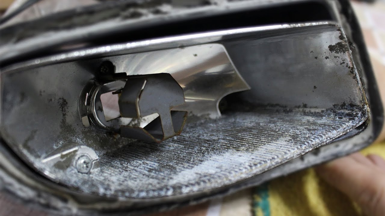 Como reparé el reflactante oxidado de los pilotos/luces del coche