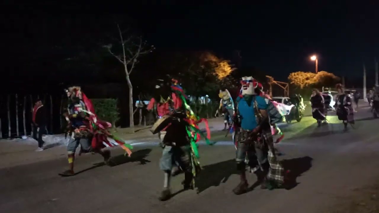 fariseos de guayparin entrando a etchohuaquila a tumbar cruces SS2023