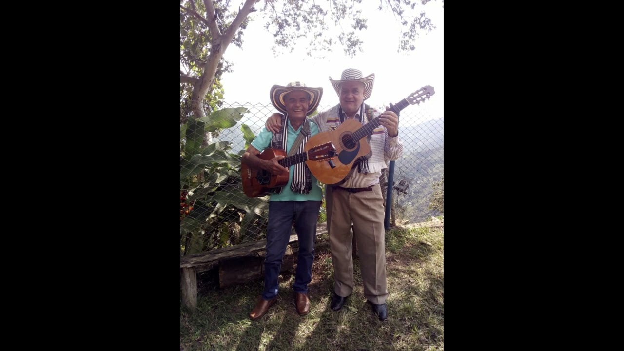 Mujer Divina:   Compositor : José E. Cardenas .Los Hnos Cardenas
