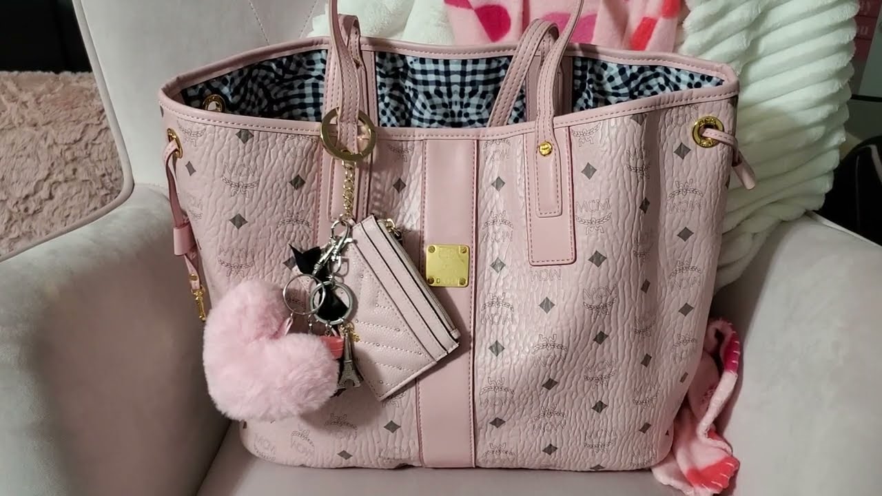 What's in my Pink MCM Bag💗💗