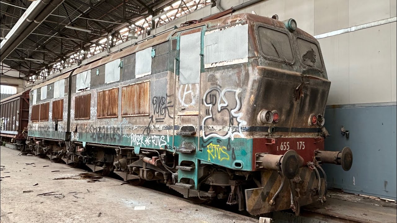 DEGRADO URBANO: IL DEPOSITO FERROVIARIO DI LIVORNO… E655.175 STRAGE DI VIAREGGIO E RARISSIMI TRENI!