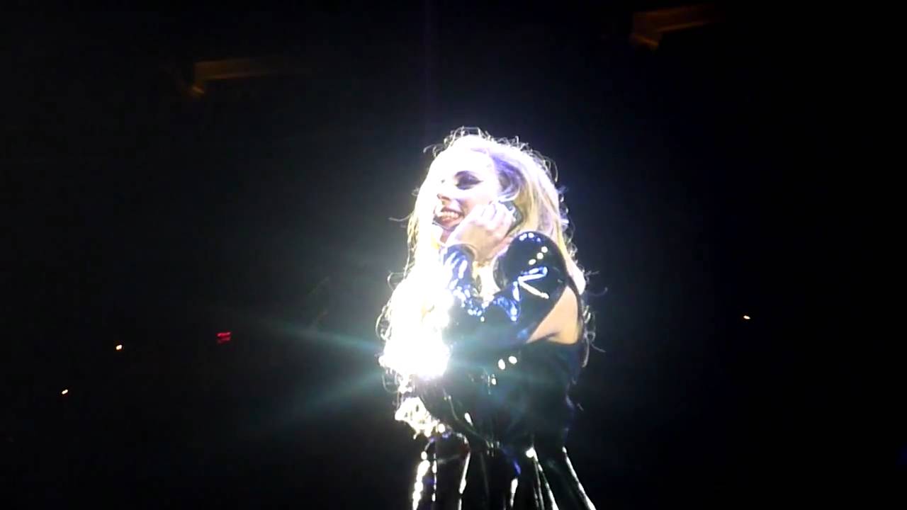 Lady Gaga- Fan Makes Gaga Cry (Cleveland, 04/27/11)