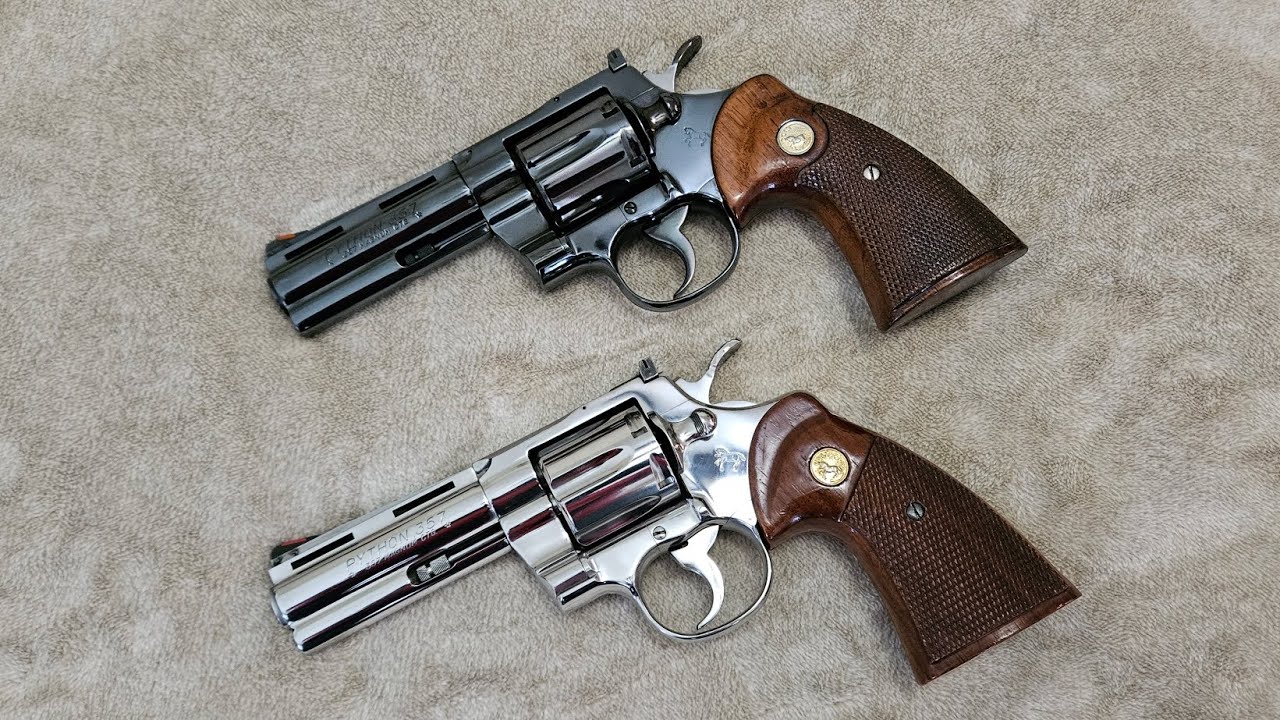 Colt Python Royal Blue против Bright Stainless (какой из них лучше?)