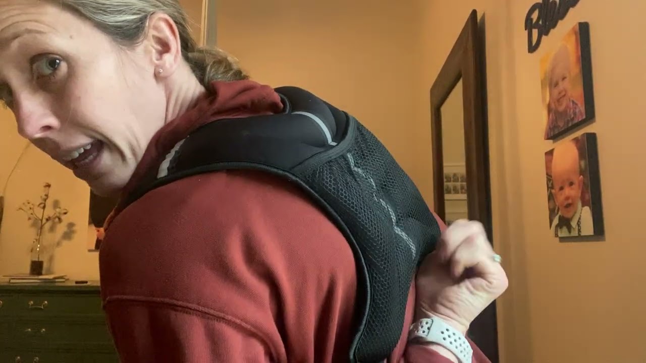 Renoj Weighted Vest for Women Men: - You hardly notice this sleek vest while running
