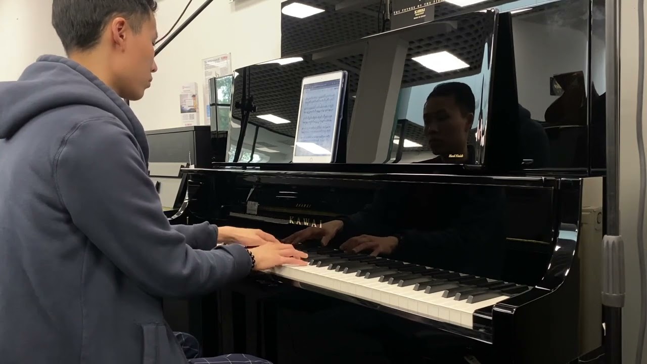 BRAND NEW Kawai K800 at Park Pianos!