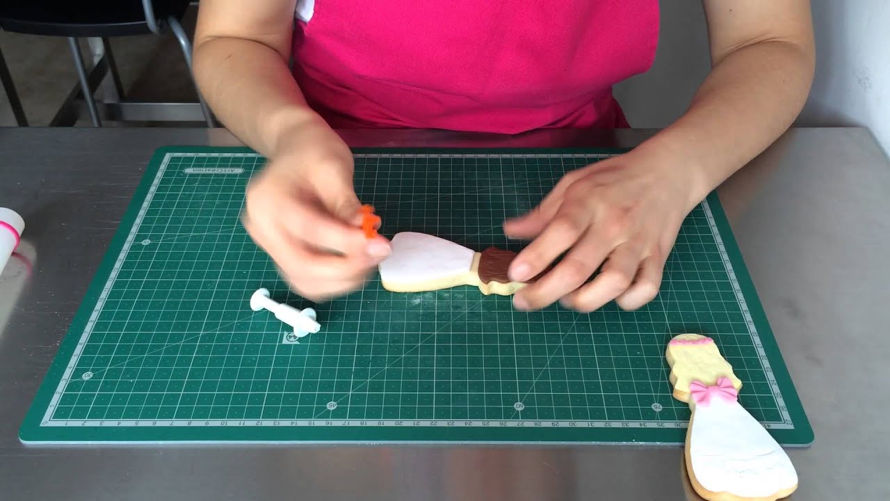 especial comuniones. Galleta mantequilla forma niña de comunión fondant