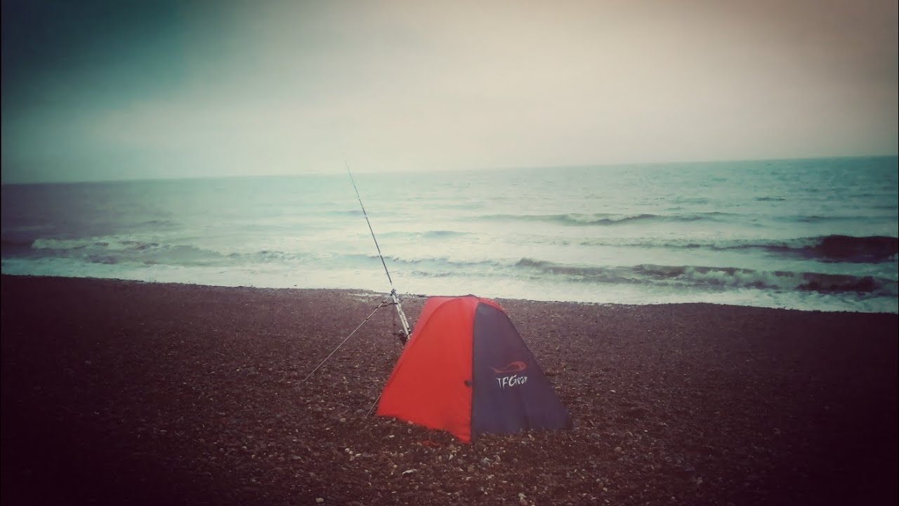 SEA FISHING AT HYTHE IN KENT  TARGETING BASS - WITH A STRANGE CATCH THROWN IN (SEA FISHING UK)