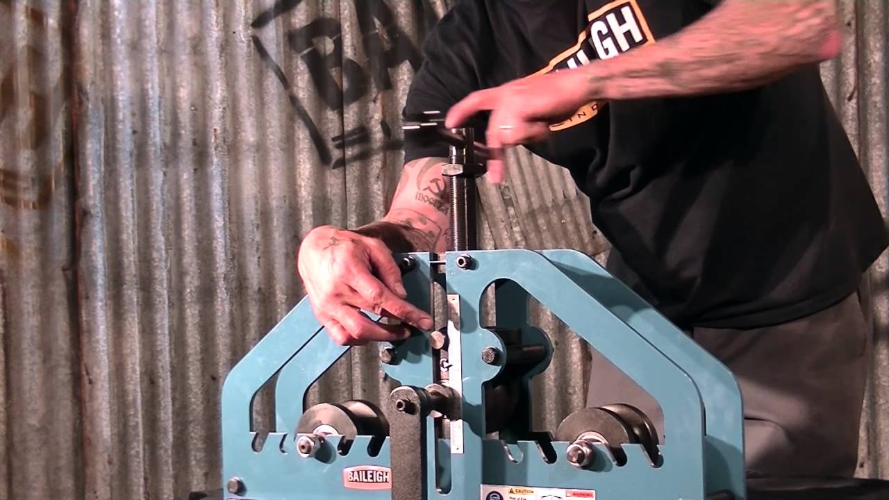 Baileigh Industrial R-M7 Manual Roll Bender