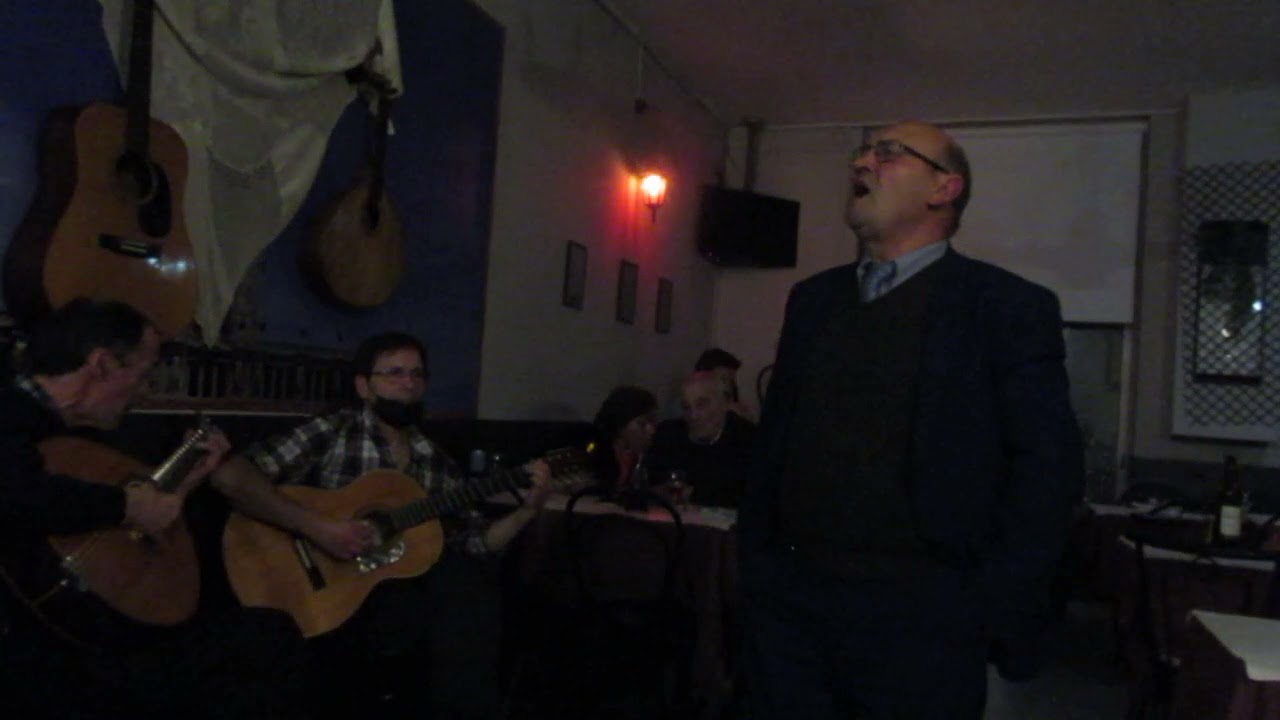 HENRIQUE RAMOS  FADO   , PRESENTE EM  RESTAURANTE GUITARRA COZINHA  REGIONAL , PORTO,