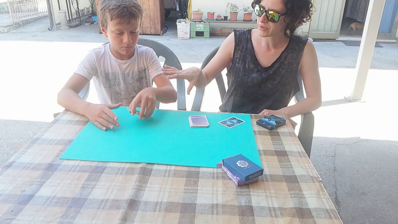 Gioco matematico con previsione /tutorial in descrizione (Missing Cards by Laura Chips)