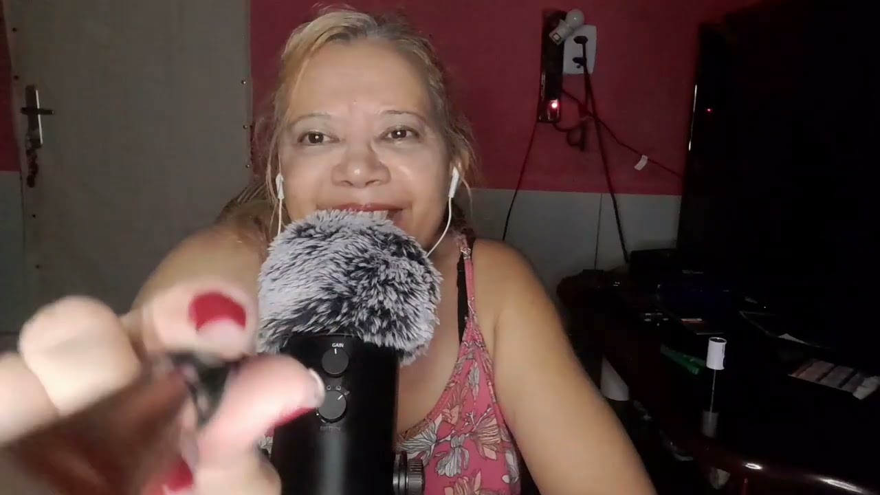 #ASMR  # Cafuné  # tappings  na capa do caderno. 🥱🥱💤