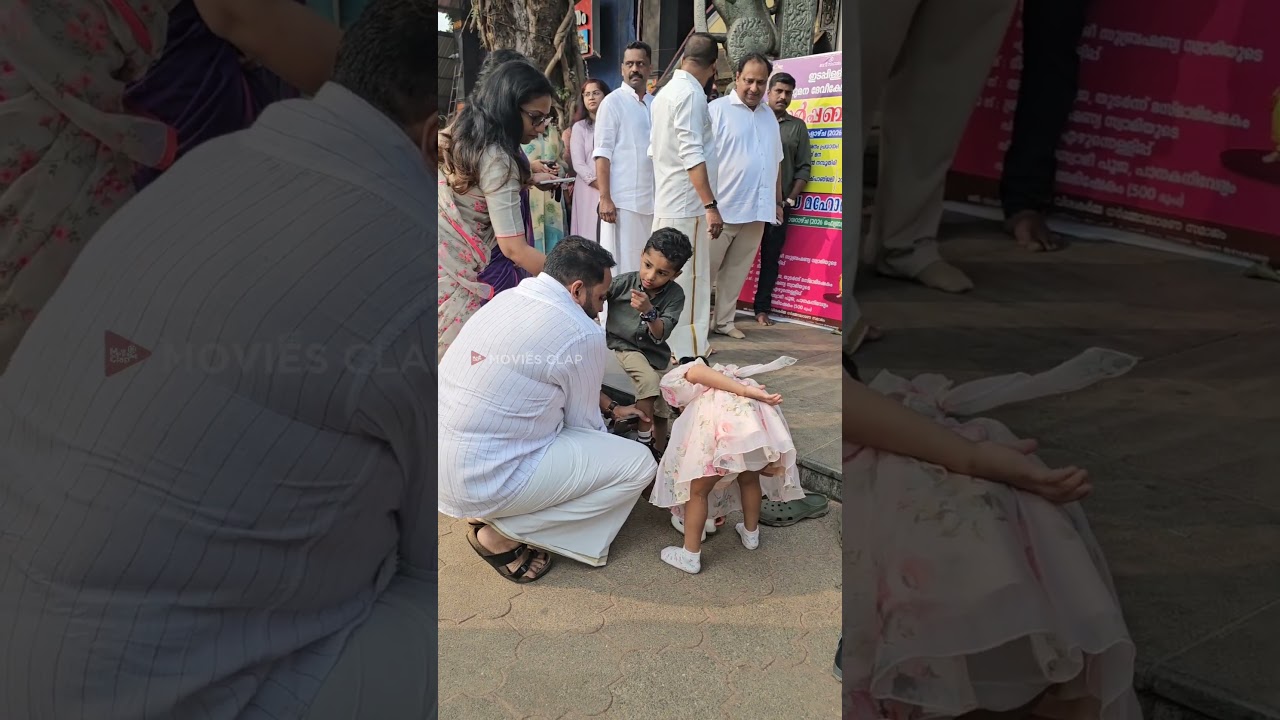 സാധാരണക്കരെപോലെ മകൾക്ക് ചെരുപ്പ്ഇട്ട് കൊടുക്കുന്ന അരുൺ ഗോപി 