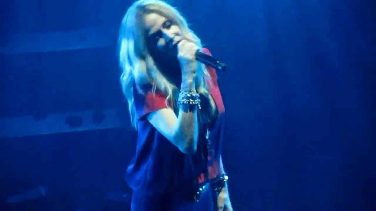 Άννα Βίσση - Η Πιο Μεγάλη Απάτη Είναι Ο Έρωτας, LAV@Κέντρο Αθηνών Grand Finale (26/01/2013)