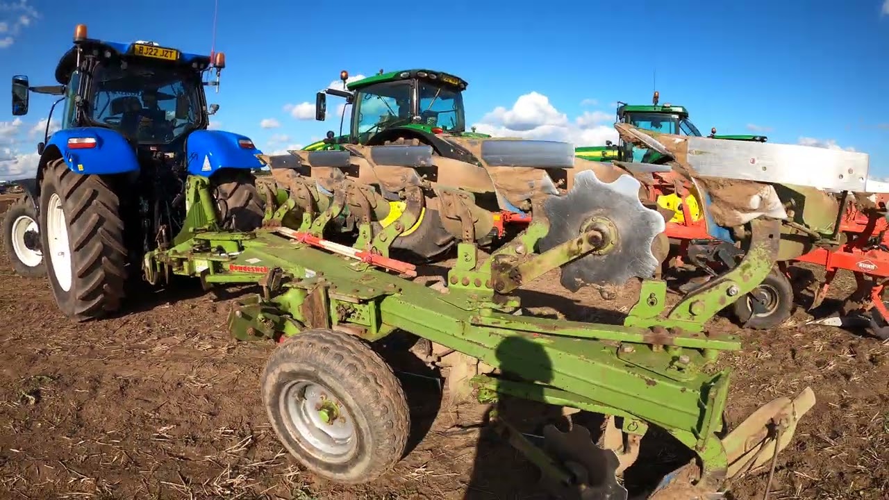 2022 New Holland T6.180 6.7 Litre 6-Cyl Diesel Tractor (145/158/165/175 HP) Sheepy Ploughing 2025