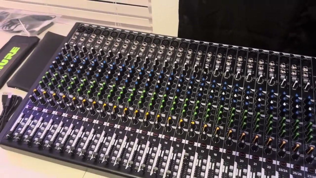 Mackie ProFX30v3 quick look after unboxing! A great multichannel mixer for studios or live shows!