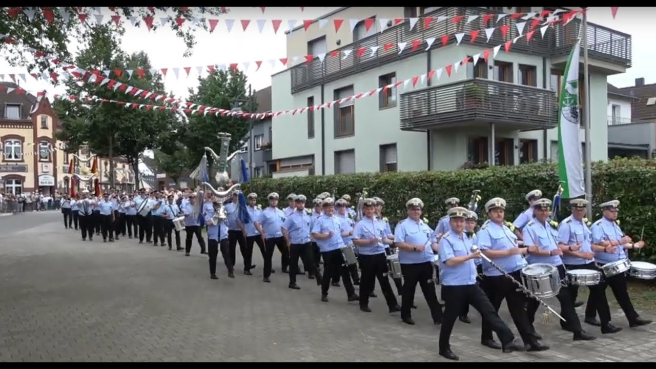 Sch&uuml;tzenfest 2024 in Dormagen/St&uuml;rzelberg: Die K&ouml;nigsparade  der Grenadiere und des J&auml;gecorps