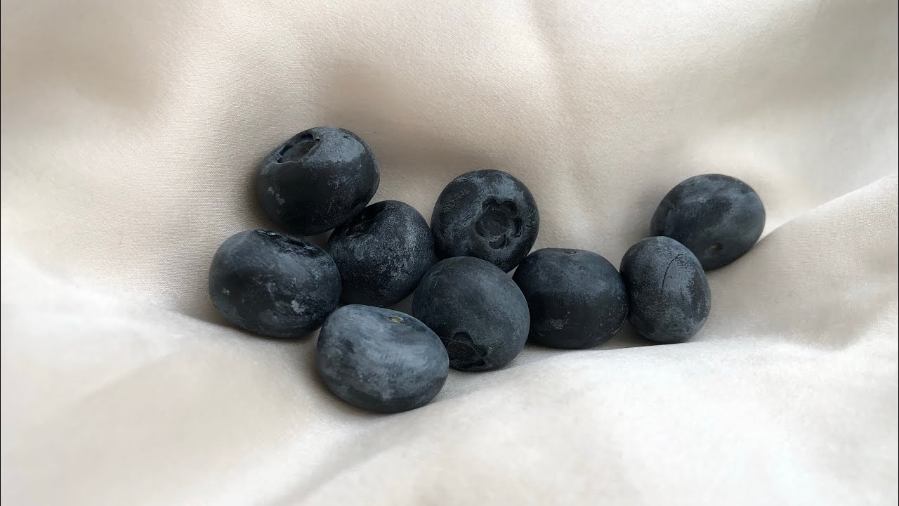Голубика из полимерной глины/Blueberries from polymer clay