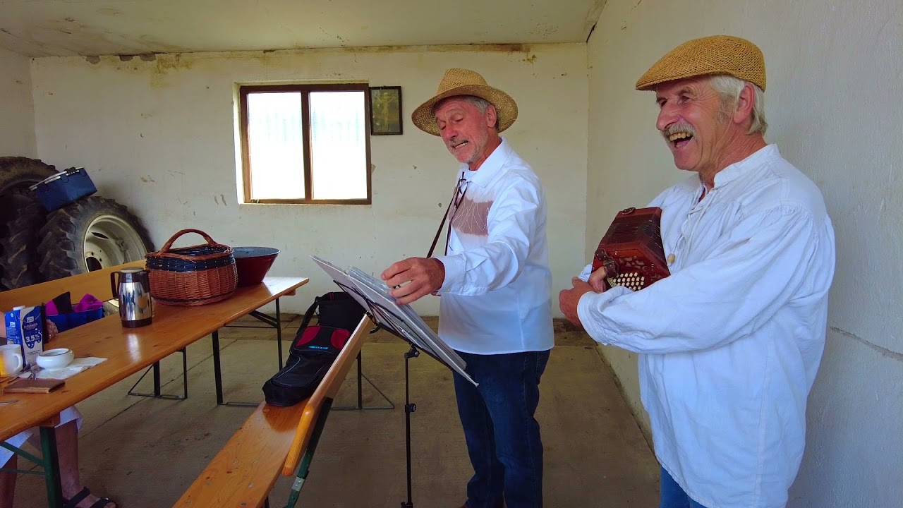 Latwerge rühren mit Musik-Biebesheim am 13.9.21-Bertold Bader u. Rainer Fischer bei den Landfrauen