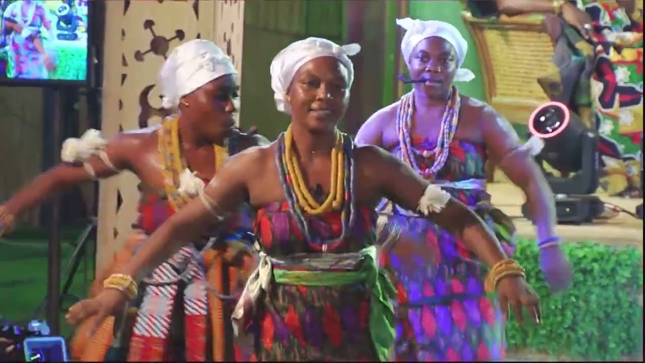 GHANAIANS EWE cultural dance performance by nutefeworla