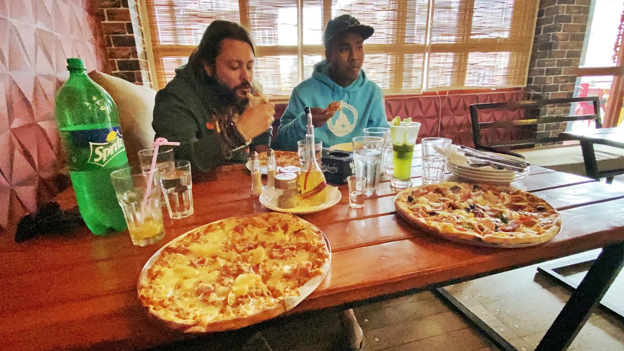 🍕 mangio pizza in Nepal e la gente si arrabbia 🍍🥓