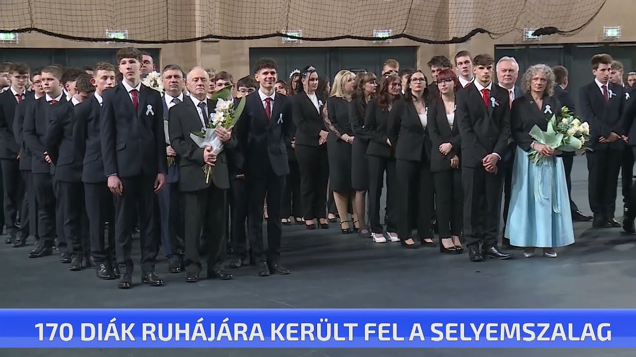 170 diák ruhájára került fel a selyemszalag