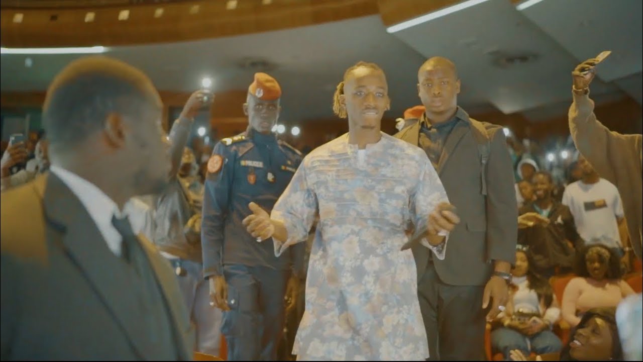 Entrée surprise de Bakhaw met le Grand Théâtre en ébullition !