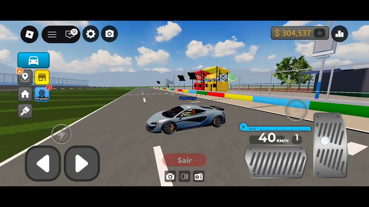 O jogar um jogo de carro