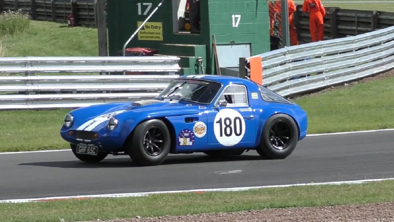 Eats Cobras For Breakfast - TVR Griffith 4.7 litre V8 Sound on Track