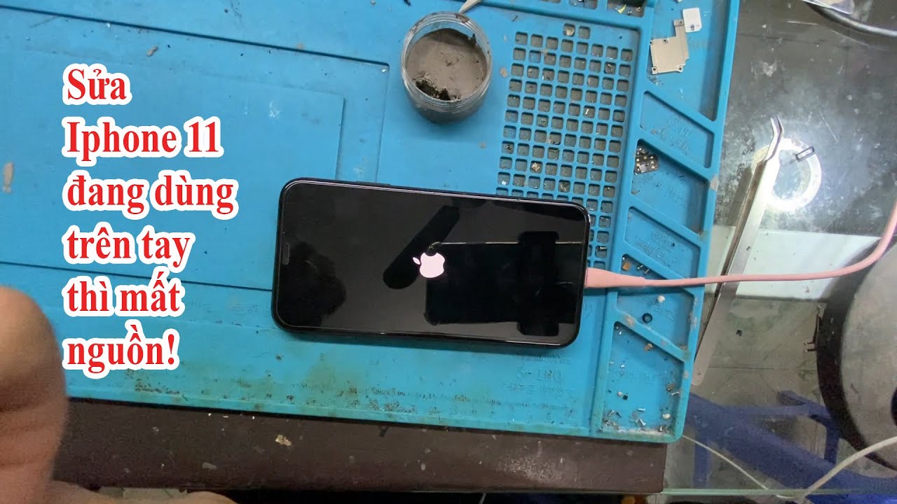 Sửa iphone 11 bị mất nguồn, đang d&ugrave;ng tr&ecirc;n tay thi đen x&igrave; lu&ocirc;n!