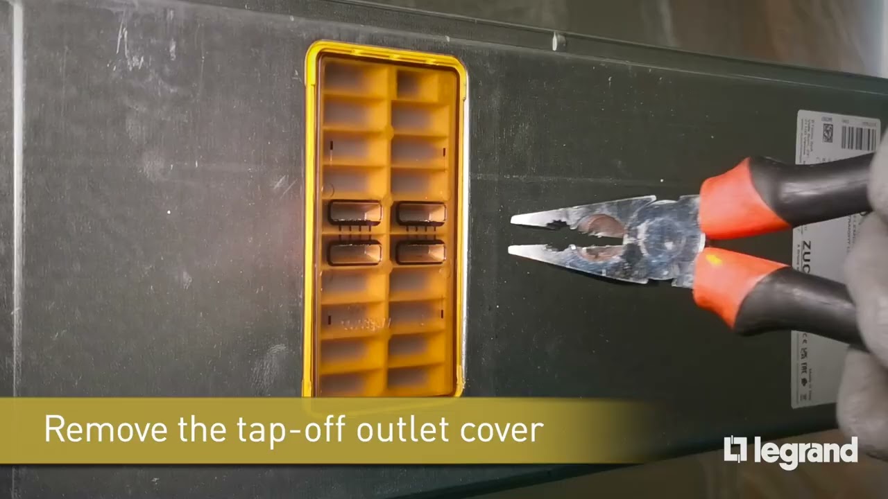 Zucchini XCM busbar. PLASTIC TAP-OFF BOX 63 - 250A on XCM H75 horizontal flatwise - Tutorial