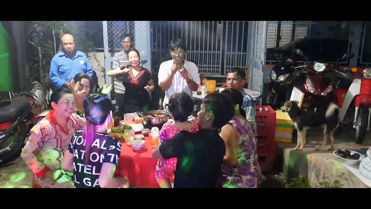 Sinh Nhật Mẹ 01/10/2025 clip 2