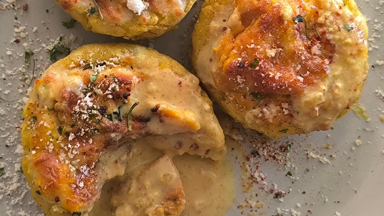 Creamy chicken stuffed potatoes | easy, delicious and perfect for the Christmas dinner table!