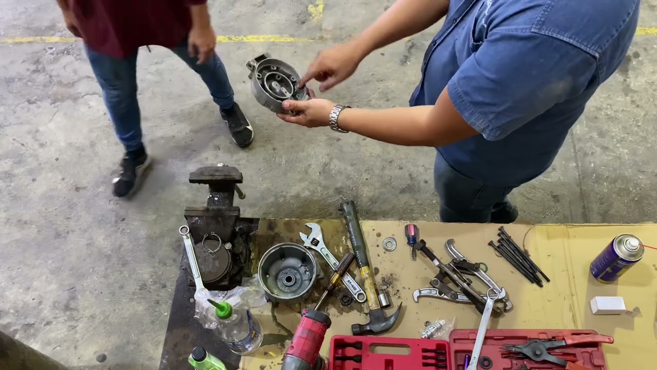 Compresor de aire acondicionado automotriz v5 desarmado y armado explicación