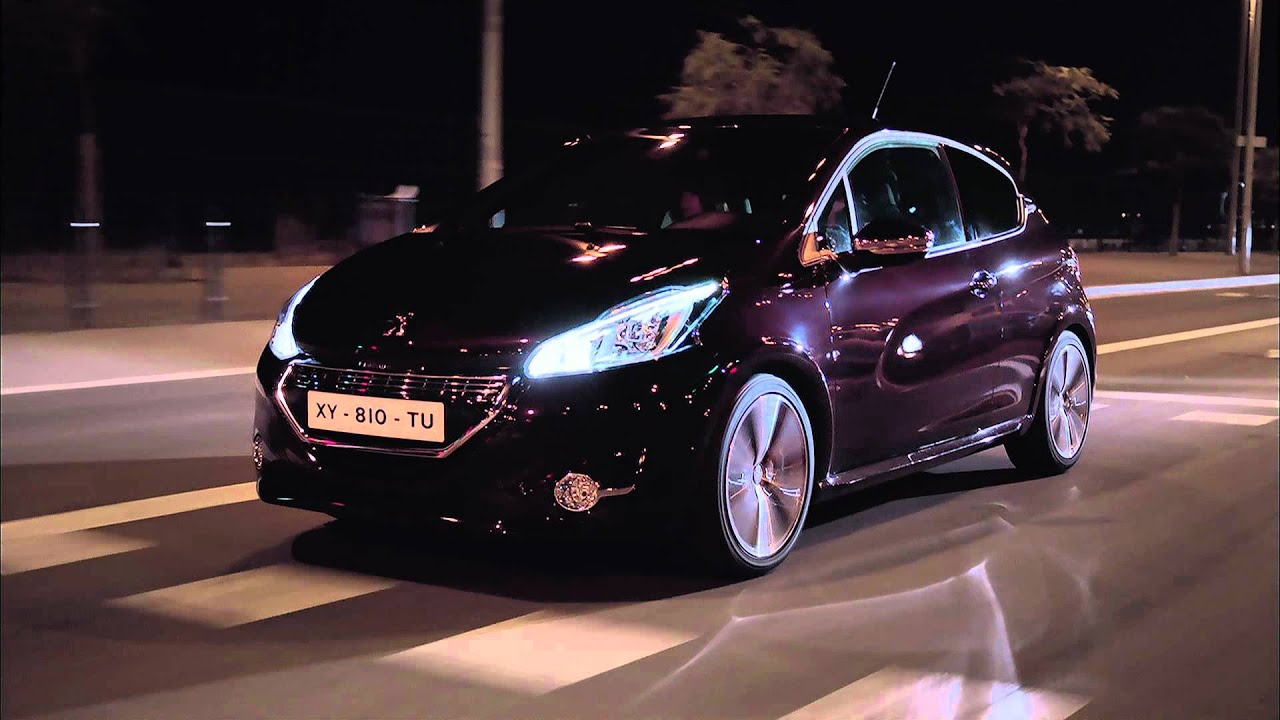Peugeot 208 XY - Purple Night - Vidéo Officielle ( www.feline.cc )