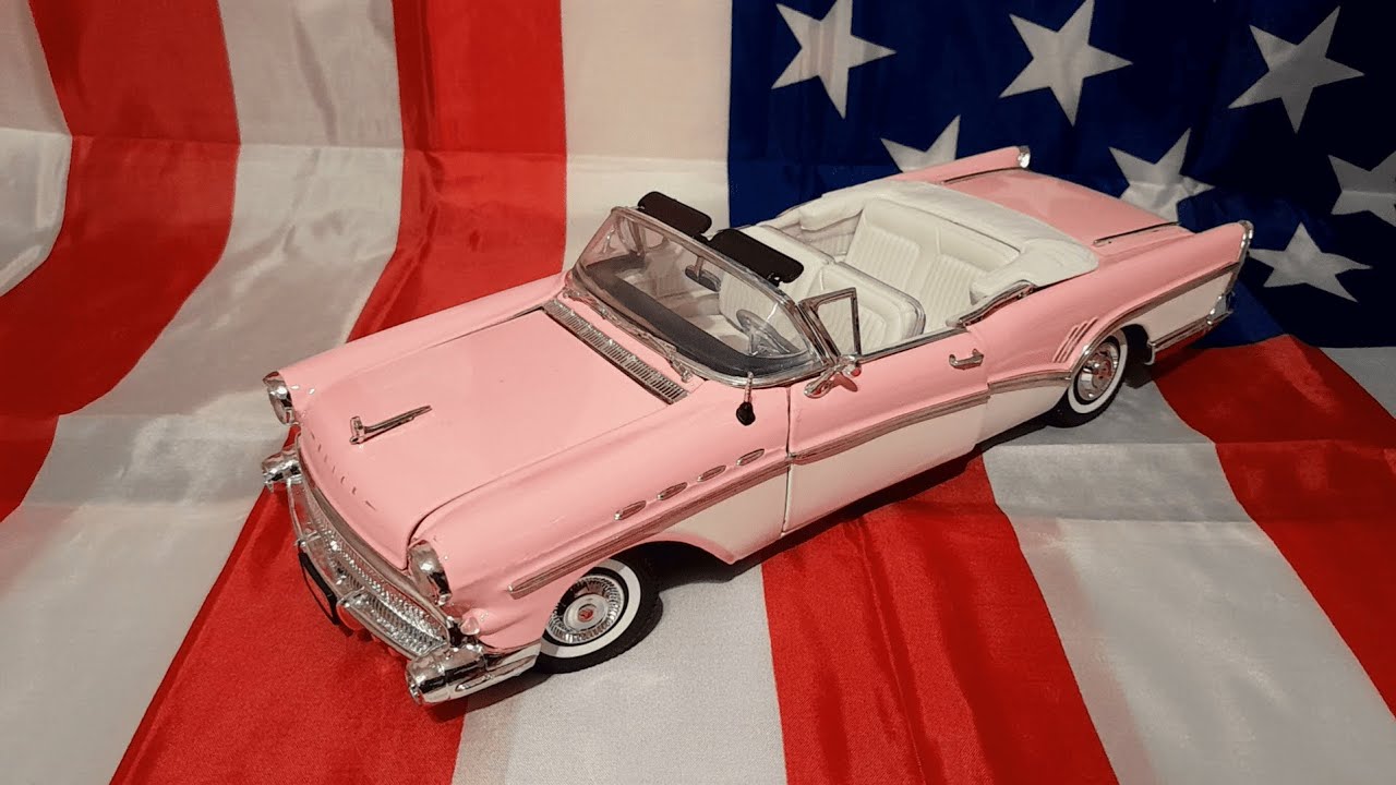 Коллекционная модель автомобиля 1:18 Buick Roadmaster 1957 MotorMax (Коллекция машинок 1:18) Diecast