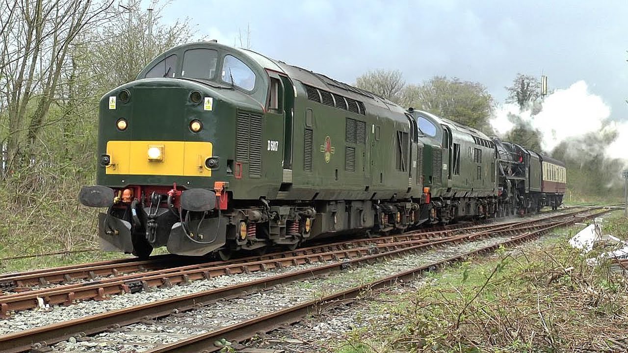 D6817 D6851 Rescue Black 5 45231 at Llandeilo 13/04/2021