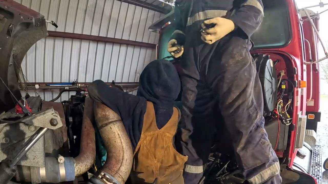 Tow truck driver messed up, complete accident #mechanic