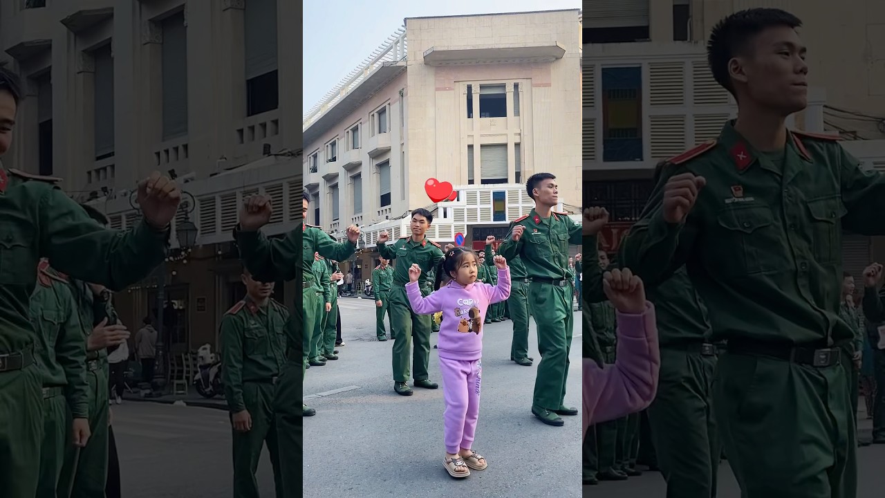 Em b&eacute; nhảy c&ugrave;ng c&aacute;c ch&uacute; bộ đội tại phố đi bộ Hồ Gươm #shorts #chubodoi #bodoi #bodoicuho #mamnon