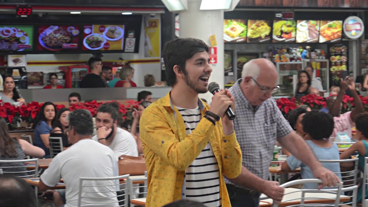Flash Mob de Natal no Tivoli Shopping