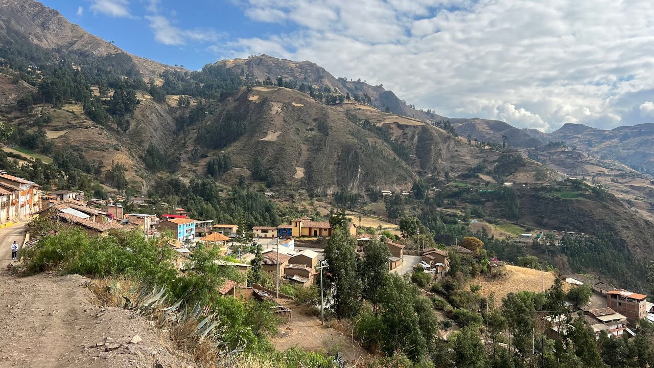 Ayudando en ruta Desde San Luis a Llumpa 