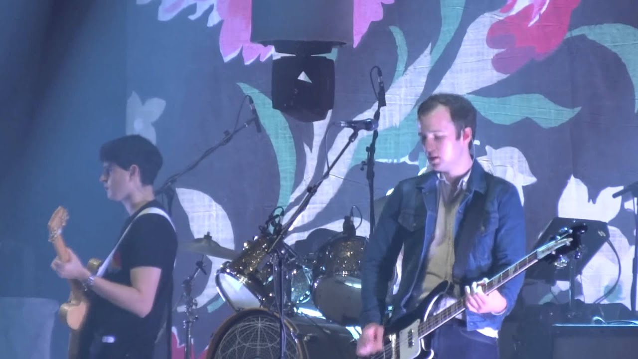 Vampire Weekend - Horchata / Everlasting Arms (HD) Live In Paris 2013