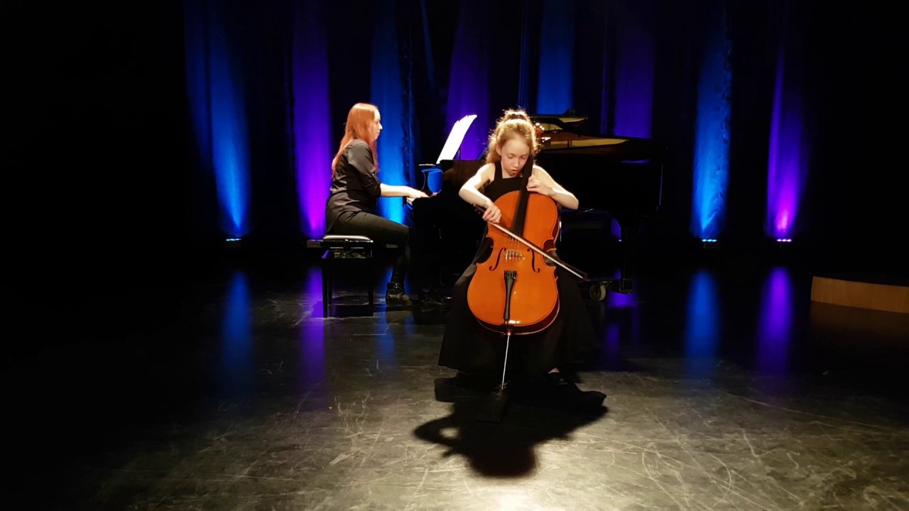 Sophie (8 ans) au violoncelle - concours de musique de Rivière-du-Loup 2018