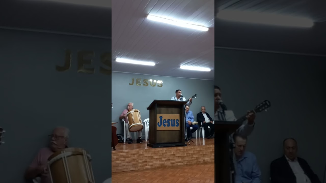 Quem é como Tu SENHOR?