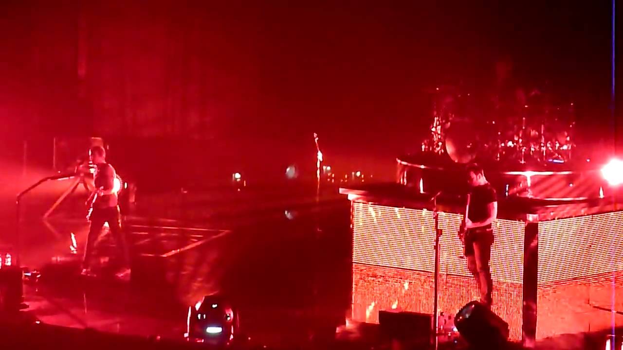 Muse MK Ultra Live at the O2 Arena London 13/11/09 HD