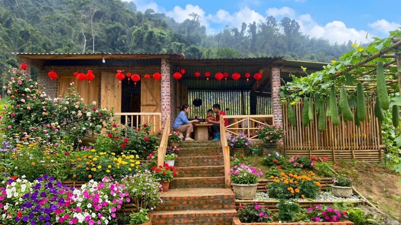 SU secretly built a trellis for gourds while HUYEN was working at a woodworking factory. Forest life